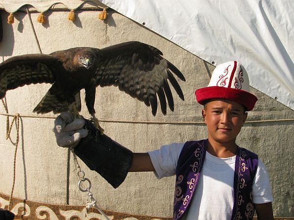 Polowanie z sokołami należy do kirgiskiej tradycji