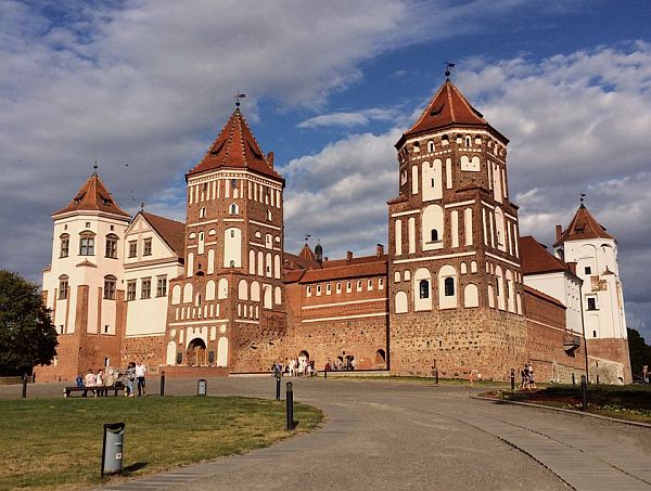 Białoruś. Zamek w Mirze